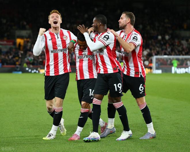 梦幻西游：曲阜赢苏堤夺冠！2025六冠在手，冠军数＞其他战队总和